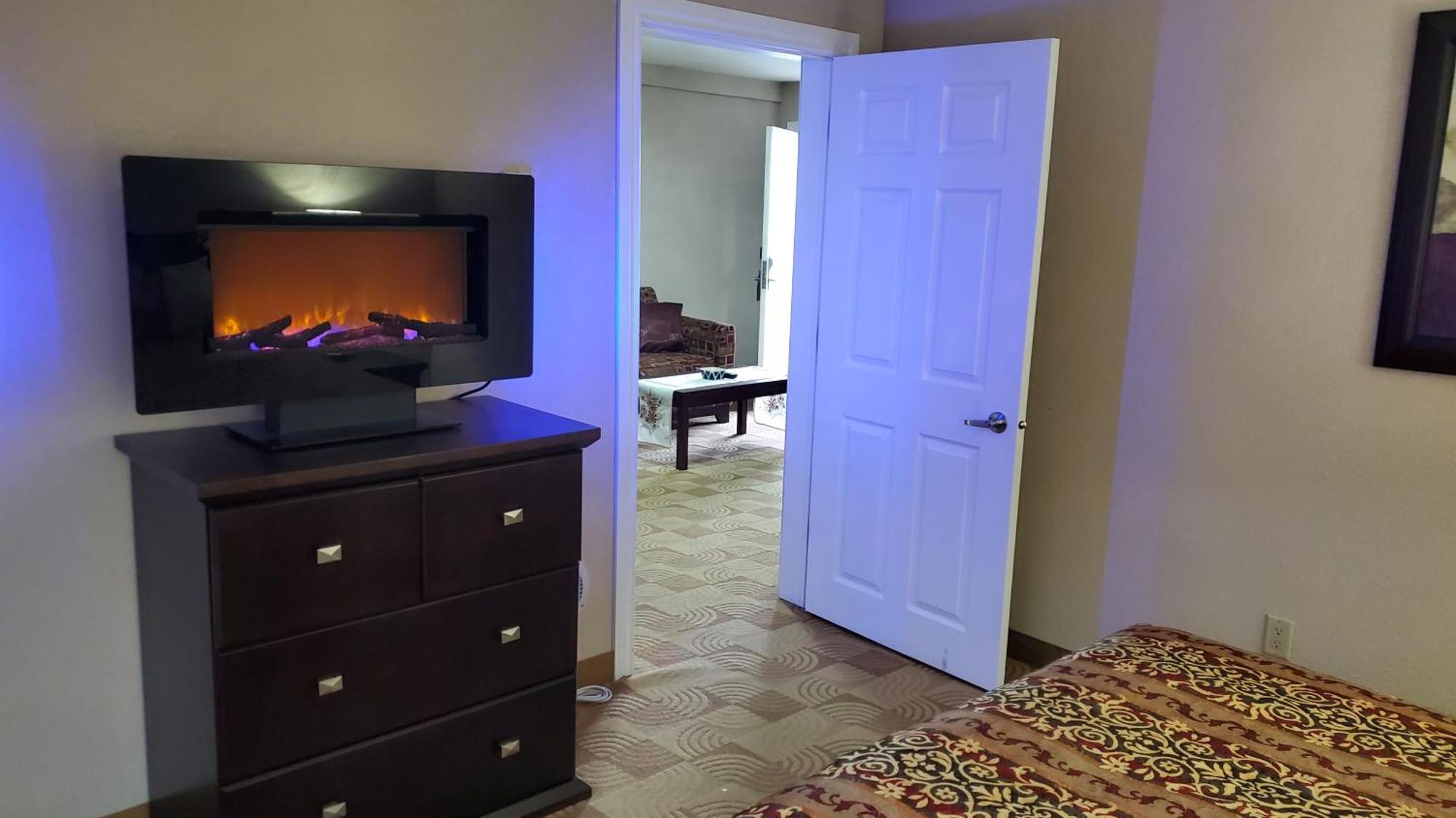 Shoreside Inn & Suites Wabamun Quarto foto